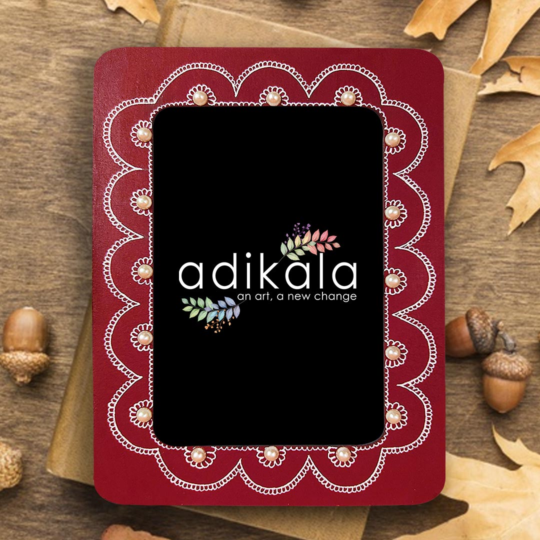 Maroon And White Border Photo Frame | Maroon Photo Frame | White Border | Maroon Border | design | Photo | Photo Frame | Frame | Adikala | Adikala Craft Store | Craft | Art Craft | Wall Decoration | Home Decoration | Wall Painting | Painting